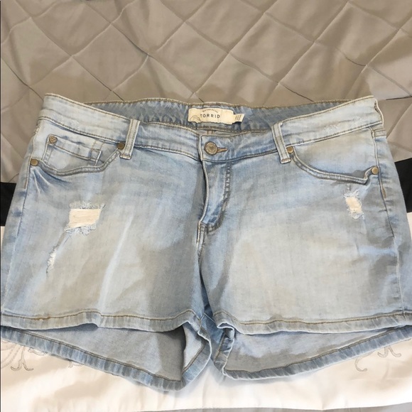 torrid Pants - Torrid light denim jean shorts size 16
